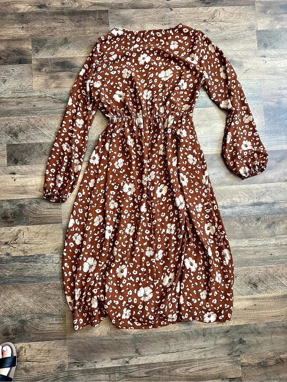 EVERELY Floral Maxi Dress Brown & White Medium